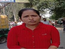 मेरठ: ई-रिक्शा वालों से वसूली कर रही फर्जी महिला पत्रकार गिरफ्तार, मीडियाकर्मी से मारपीट भी की