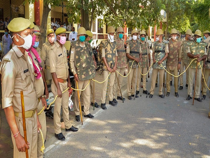 हाथरस गैंगरेप: एक बार फिर पीड़िता के घर पहुंची सीबीआई, बयान के आधार पर परिवार वालों से होगी पूछताछ