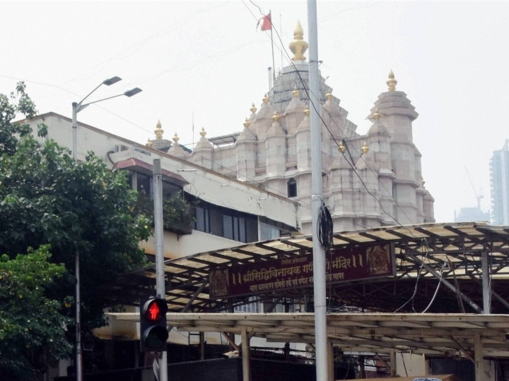 1000 devotees can visit every day in Shree Siddhivinayak Temple Trust महाराष्ट्र: कल से खुलेंगे सभी धार्मिक स्थल, श्री सिद्धिविनायक मंदिर में रोजाना 1000 श्रद्धालु दर्शन कर पाएंगे