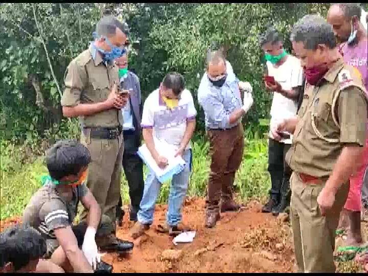 Meghalaya Body of an 80-year-old man who allegedly buried alive was exhumed for investigation मेघालय: जिंदा दफनाए गए 80 साल के शख्स के शव को निकालकर पोस्टमॉर्टम के लिए भेजा गया, 8 लोग हुए गिरफ्तार