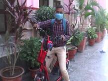 गोरखपुर के राहुल ने बनाई इको-फ्रेंडली साइकिल, बगैर हेलमेट के बैठे तो नहीं होगी स्टार्ट, जितना भरेगी फर्राटा उतनी होगी चार्ज