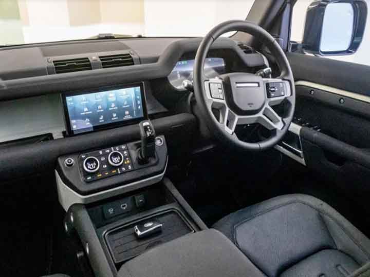 New Land Rover Defender: ‘फर्स्ट लुक’ रिव्यू, जानें क्या है इसमें खास