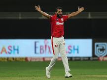 RCB vs KXIP: एक ही ओवर में कोहली और डिविलियर्स को आउट कर शमी ने अपने नाम किया ये खास रिकॉर्ड