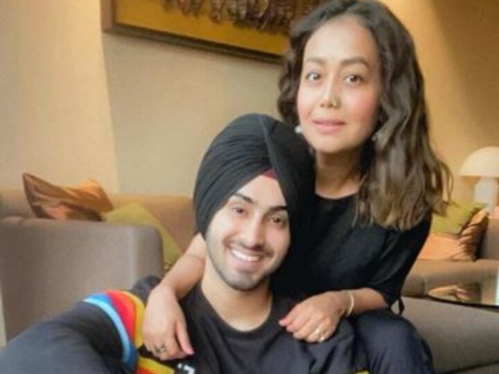 Neha Kakkar will be married to Punjabi singer Rohanpreet Sing नेहा कक्कड़ की शादी होगी खास, केदारनाथ मंदिर से मंगवाई जा रही है फूलों का माला और ऋषिकेश से गंगा जल