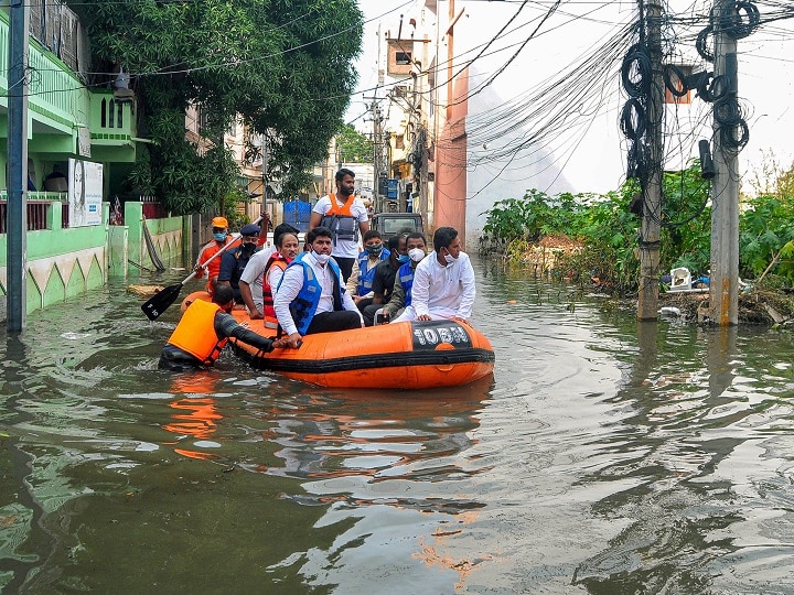 NDRF ने तेलंगाना, आंध्र के बारिश प्रभावित क्षेत्रों में 600 से अधिक लोगों को बचाया, राहत कार्य जारी