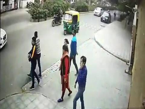 यूपी: चेक बाउंस की शिकायत पर युवती को ही फर्जी मुकदमे में फंसा दिया, दो साल से दर दर भटक रही पीड़िता, पढ़ें ये सनसनीखेज खबर यूपी: चेक बाउंस की शिकायत पर युवती को ही फर्जी मुकदमे में फंसा दिया, दो साल से दर दर भटक रही पीड़िता, पढ़ें ये सनसनीखेज खबर