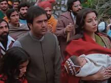 नवरात्रि में खूब सुनाई देते हैं बॉलीवुड फिल्मों में देवी मां पर बने ये 5 गाने