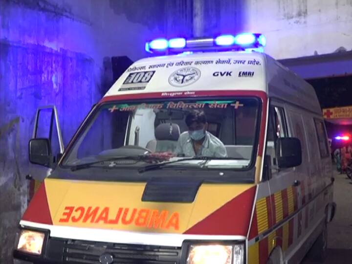  Kanpur Land Dispute Father Son set on fire by goons in Uttar Pradesh ANN कानपुरः दबंगों ने जमीनी विवाद में पिता-पुत्र पर पेट्रोल डालकर आग लगाई, हालत गंभीर