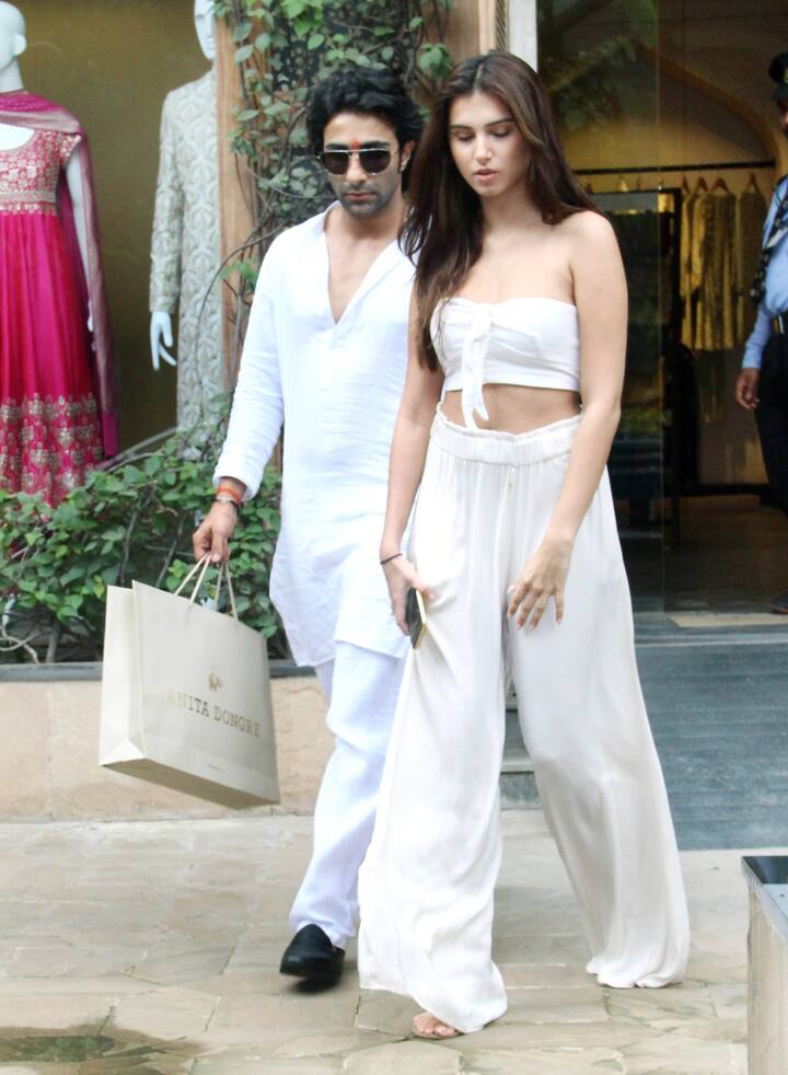 इस फिल्म में वह सुनील शेट्टी के बेटे अहान के साथ नजर आएंगी, जो इस फिल्म के साथ बॉलीवुड में अपना डेब्यू करने जा रहे हैं. मोहित सूरी की फिल्म 'एक विलेन 2' में तारा के साथ जॉन अब्राहम, दिशा पटानी और आदित्य रॉय कपूर जैसे कलाकार भी हैं.