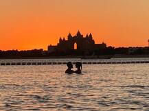 पूल में रोमांटिक हुए विराट और अनुष्का तो एबी डिविलियर्स ने खींच ली फोटो