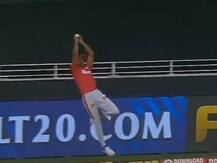 IPL 2020: 'सुपरमैन' मयंक अग्रवाल ने की कमाल की फील्डिंग, अद्भुत नजारे का वीडियो देखें