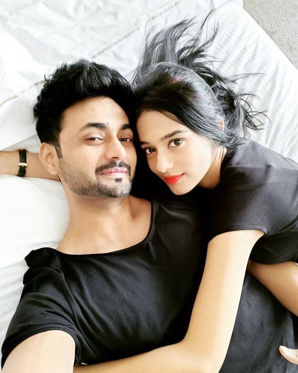 बेहद दिलचस्प अंदाज में ये गुड न्यूज़ शेयर करते हुए अमृता राव ने लिखा, 