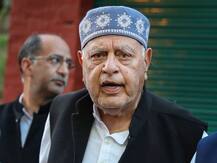 गुपकार गठबंधन से अलग हुए सज्जाद लोन, फारूक अब्दुल्ला ने मीडिया के सवालों से किया किनारा