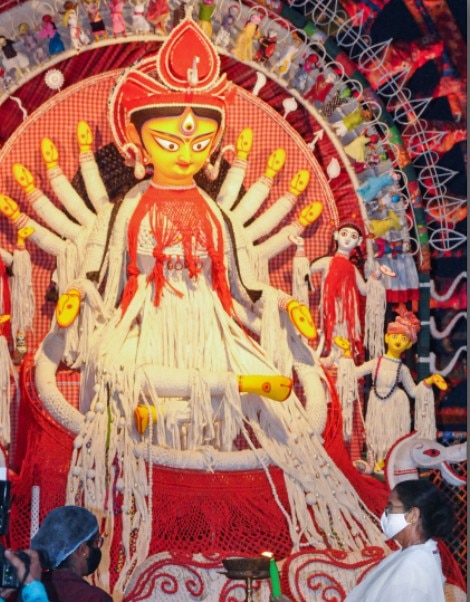 Durga Puja 2020 Photos: рдХреЛрд░реЛрдирд╛ рдХреЗ рдмреАрдЪ рдзреВрдо рдзрд╛рдо рд╕реЗ рд╣реЛ рд░рд╣рд╛ рд╣реИ рджреБрд░реНрдЧрд╛ рдкреВрдЬрд╛ рдХрд╛ рдЖрдпреЛрдЬрди, рджреЗрдЦрд┐рдП рд╢рд╛рдирджрд╛рд░ рддрд╕реНрд╡реАрд░реЗрдВ