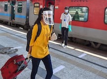 IRCTC Booking: त्योहारी सीजन में जाना चाहते हैं घर तो यहां देखें स्पेशल ट्रेनों पूरी लिस्ट