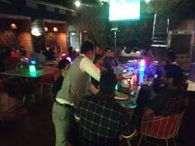 दिल्ली: क्लब 'एयर' में अवैध दारू समेत सोशल डिस्टेंसिंग का हो रहा था उल्लंघन, पुलिस ने छापा मार कर सील किया क्लब