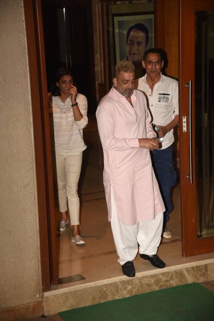 इस खबर से संजय दत्त के फैंस और सहकर्मी बेहद खुश हैं. फैंस के साथ साथ कई फिल्मी सितारों ने भी उन्हें कमेंट में शुभकामनाएं दी हैं. (तस्वीर: मानव मंगलानी)