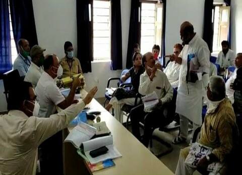 Bihar Polls: विवादों के बीच स्वीकृत हुआ मंत्री बिजेन्द्र यादव का नामांकन, निर्दलीय प्रत्याशी ने कही यह बात Bihar Polls: विवादों के बीच स्वीकृत हुआ मंत्री बिजेन्द्र यादव का नामांकन, निर्दलीय प्रत्याशी ने कही यह बात