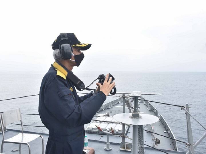 इंडियन नेवी ने अरब सागर में किया अभ्यास, चीन से तनातनी के बीच LAC से लेकर समंदर तक भारत पूरी तरह तैयार