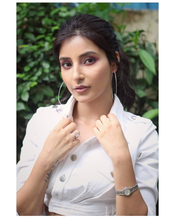  टीवी बैकग्राउंड से आने वाली ये एक्ट्रेस लीड रोल किया करती थी लेकिन इसमें उन्होंने साइड रोल किया. साइड रोल के बाद भी वह अपनी छाप छोड़ती हैं. 