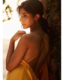 In Pics: रियल लाइफ में इतनी हॉट दिखती हैं गुड्डू पंडित की बहन 'डिंपी', देखिए बोल्ड तस्वीरें