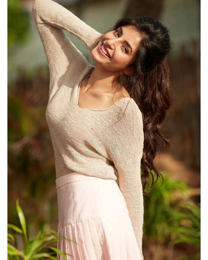 हर्षिता का मानना है कि पंकज त्रिपाठी, अली फजल, रसिका दुग्गल और श्वेता त्रिपाठी जैसी कास्ट ने उन्हें शो में काम करने के लिए प्रेरित किया.