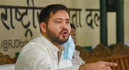 Bihar: Tejaswi yadav new prediction for bihar politics, election in 2021 expected  ann RJD नेता तेजस्वी यादव का दावा- बिहार में 2021 में हो सकते हैं विधानसभा चुनाव