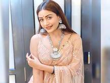 नवरात्रि के शुभ अवसर पर सुरभि चंदना का दिखा देसी लुक, सोशल मीडिया पर फोटो हुई वायरल