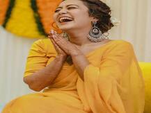 सेल्फी क्वीन नेहा कक्कड़ की मेहंदी सेरेमनी की फोटो आई सामने, रोहनप्रीत संग डांस करती दी दिखाई