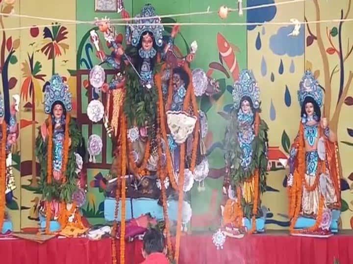 आकर्षण का केंद्र है आइसोलेशन वार्ड समेत कोविड की थीम पर आधारित प्रयागराज का यह दुर्गा पूजा पंडाल