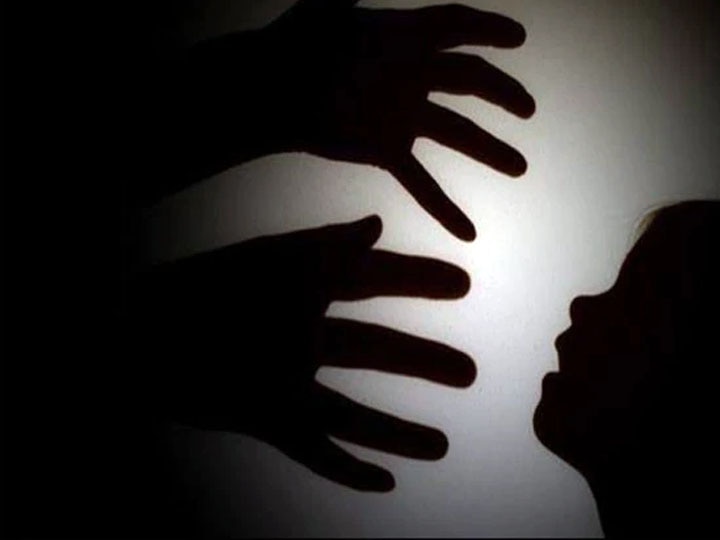 13 year old boy molested with 5 year old girl in fatehpur uttar Pradesh फतेहपुर में 5 साल की बच्ची के साथ 13 साल के लड़के ने किया गलत काम, दुष्कर्म का मामला दर्ज