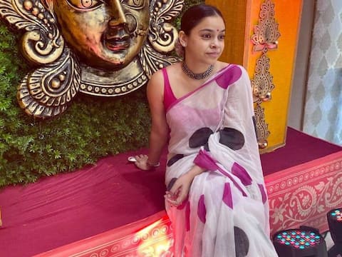 एक्ट्रेस सुमोना चक्रवर्ती ने छोड़ी स्मोकिंग, सिगरेट पीते हुए इंटरनेट पर वायरल हुआ था वीडियो एक्ट्रेस सुमोना चक्रवर्ती ने छोड़ी स्मोकिंग, सिगरेट पीते हुए इंटरनेट पर वायरल हुआ था वीडियो