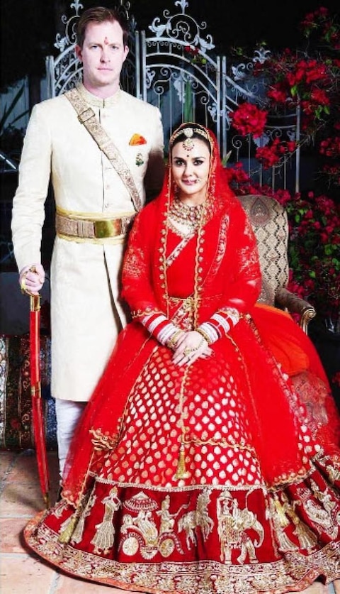 नेहा से लेकर दीपिका-प्रियंका तक, जब दुल्हन बनकर इन अभिनेत्रियों ने लूटा दिल
