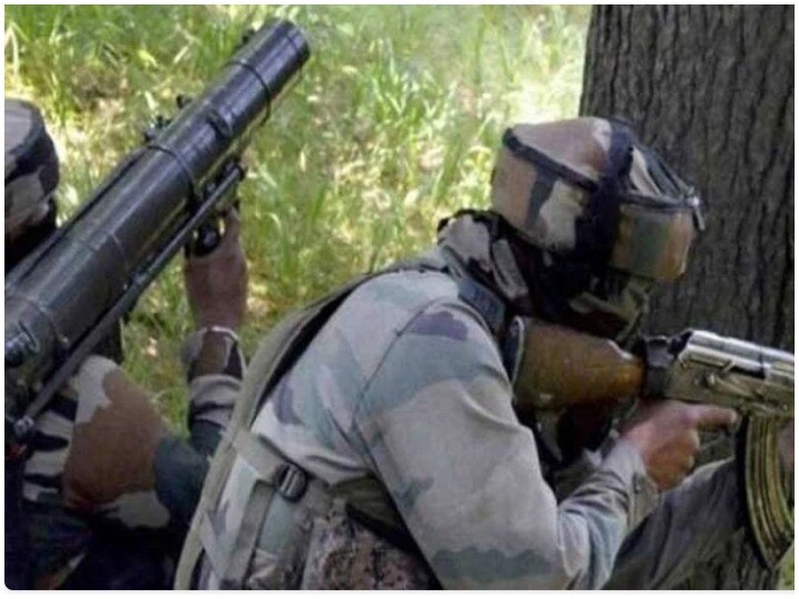 Jammu-Kashmir: Security forces killed a terrorist during encounter, two surrender जम्मू-कश्मीर: सुरक्षाबलों के साथ मुठभेड़ में मारा गया एक आतंकवादी, दो ने किया सरेंडर