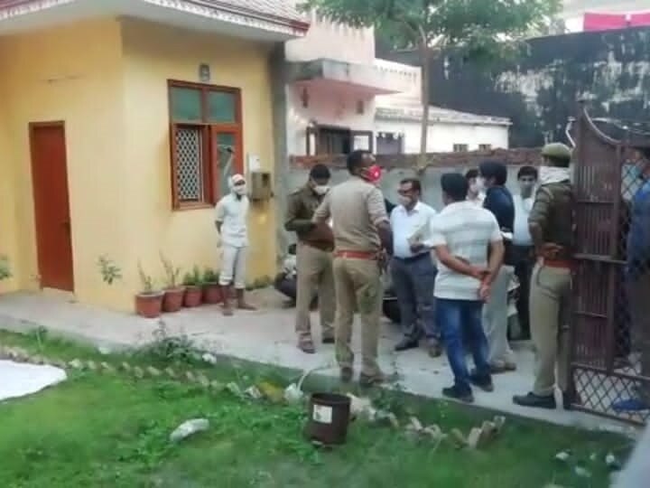 Engineer Found Dead in Greater NOIDA in Uttar Pradesh ANN ग्रेटर नोएडाः काफी दिनों से बंद पड़ा था घर, बदबू आई तो अंदर मिला इंजीनियर का शव