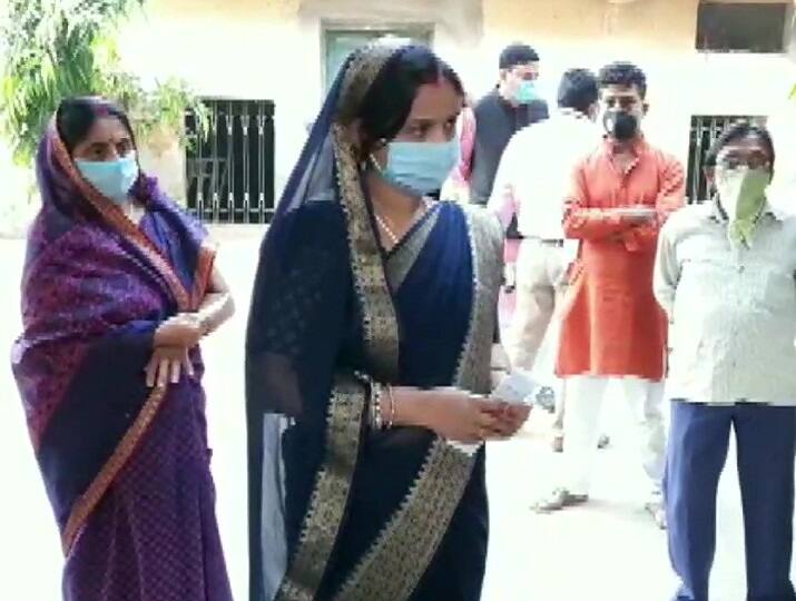 बिहार चुनाव के पहले चरण में 71 सीटों के लिए मतदान हो रहा है.