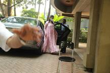 In Pics: करीना कपूर खान ने किया एक बार फिर बेबी बंप फ्लॉन्ट, चेहरे पर दिखा प्रेग्नेंसी का ग्लो