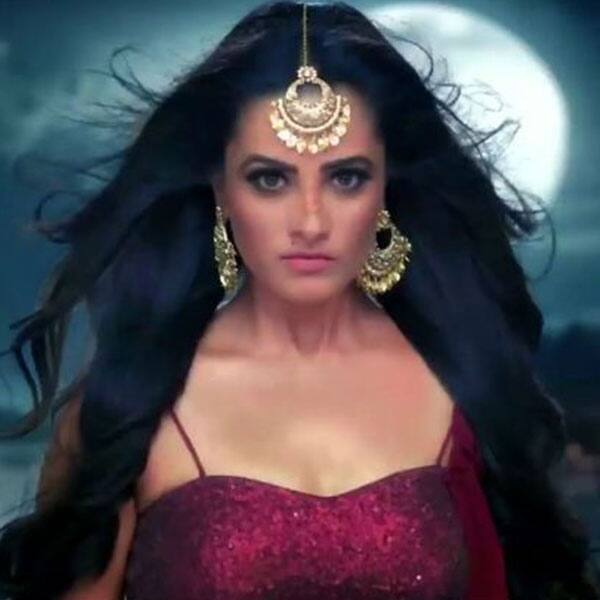 अनीता हंसनंदानी:अनीता ने भी नागिन 3 के तीसरे सीज़न में इच्छाधारी नागिन की भूमिका निभाकर खूब चर्चा बटोरी थीं. उन्होंने अपने रोल विशाखा के लिए बहुत तारीफ मिली थी.