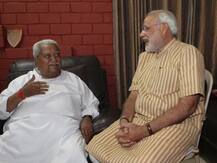 पीएम मोदी ने आज अपने एक गुरू को खो दिया, जानें कौन थे केशुभाई पटेल?