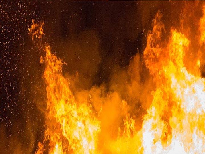 Man torch his House after wife refused to come with him ann श्रावस्ती: नाराज होकर मायके चली गयी पत्नी तो सनकी पति ने घर में लगा दी आग, मौके पर पहुंची पुलिस, पति फरार