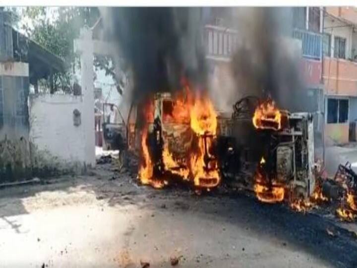 बिहार के मुंगेर में 27 अक्टूबर के रात मूर्ति विसर्जन के दौरान हुई घटना से नाराज लोगों ने गुरुवार को जिला प्रशासन के खिलाफ मोर्चा खोल दिया. अनुराग के लिए न्याय की मांग को लेकर मुंगेर के सैकड़ों युवा सड़क पर उतरे और प्रदर्शन करते हुए एसपी कार्यालय पहुंचे.