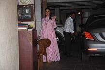 प्रेग्नेंट महिलाओं के लिए स्टाइल आइकन बन चुकी हैं करीना कपूर, अब Ethinic Look में आई नज़र