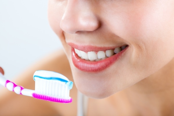 Oral hygiene tips for healthy teeth and gums सिर्फ टूथपेस्ट से नहीं होंगे दांत और मसूड़े मजबूत, ओरल हाइजीन भी है ज़रूरी