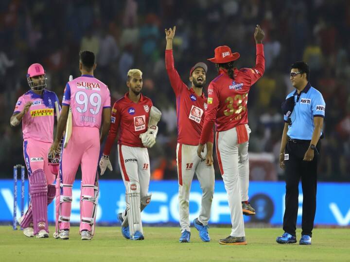 IPL 2020: केएल राहुल को अब भी प्लेऑफ में पहुंचने की उम्मीद, क्रिस गेल के बारे में कही बड़ी बात Chris Gayle a huge part of our dressing room no one will say he is 41 KL Rahul IPL 2020: केएल राहुल को अब भी प्लेऑफ में पहुंचने की उम्मीद, क्रिस गेल के बारे में कही बड़ी बात
