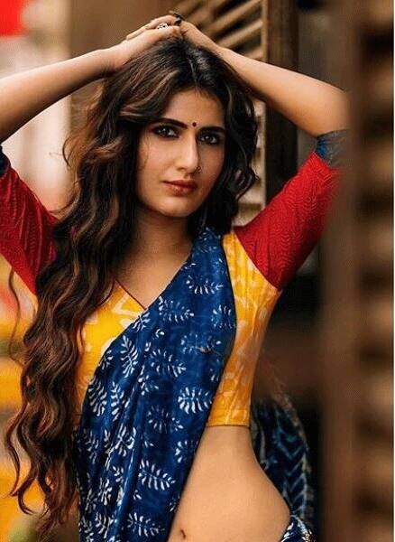 एक इंटरव्यू  में अभिनेत्री ने अपने स्ट्रगल को लेकर बात की. उन्होंने बताया कि किस तरह उन्होंने एक एक मुश्किलों का सामना करते हुए ये मुकाम हासिल किया. हैरानी की बात तो ये है कि फातिमा सना शेख 3 साल की उम्र में छेड़खानी का शिकार हो चुकी हैं.