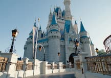 कोरोना वायरस संकट के चलते 11 हज़ार कर्मचारियों की और छंटनी करेगा वाल्ट डिज्नी वर्ल्ड