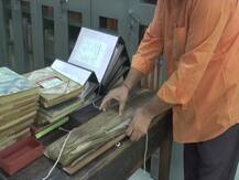 गोरखपुर: दुर्लभ पांडुलिपियों को सहेज रहा गीताप्रेस, ताड़पत्र पर बांग्‍ला में लिखी महाभारत है खास