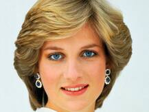 5 अभिनेत्रियां जो परदे पर जीवंत कर रहीं प्रिंसेस डायना का किरदार, देखिए तस्वीरें