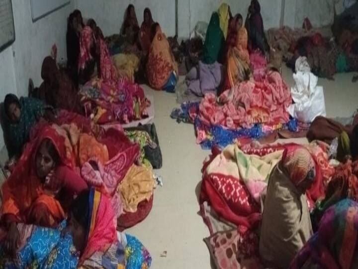 बिहार: सुपौल के इस अस्पताल में नहीं है बेड, मरीजों को ऑपेरशन के बाद फर्श पर करना पड़ता है गुजारा Bihar: Supaul hospital does not have beds, patients have to live on the floor after operation ann बिहार: सुपौल के इस अस्पताल में नहीं है बेड, मरीजों को ऑपेरशन के बाद फर्श पर करना पड़ता है गुजारा