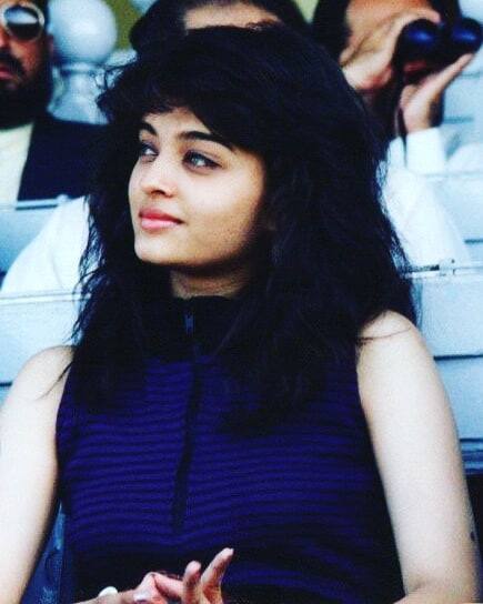 वो साल था 1973...जब नवंबर की गुलाबी सर्दी में कर्नाटक के मैंगलोर में कृष्णराज राय के घर आई एक परी. यूं तो हर किसी को अपना बच्चा दुनिया में सबसे प्यार लगता है. लेकिन उस वक्त कृष्णराज राय और उनकी पत्नी बृंदा ने ये सोचा भी नहीं कि उनकी ये प्यारी सी बच्ची एक दिन पूरी दुनिया को सबसे प्यारी लगी. इस प्यारी सी परी को प्यार से नाम दिया गया गुल्लू. गुल्लू यानि ऐश्वर्या की शुरुआती पढ़ाई हैदराबाद में हुई. लेकिन कुछ वक्त बाद ऐश्वर्या का परिवार ग्लैमर नगरी मुंबई में आकर बस गया. और फिर ऐश्वर्या ने आगे की पढ़ाई मुंबई में ही की. और मुंबई ने ही बदल दी ऐश्वर्या की जिंदगी.